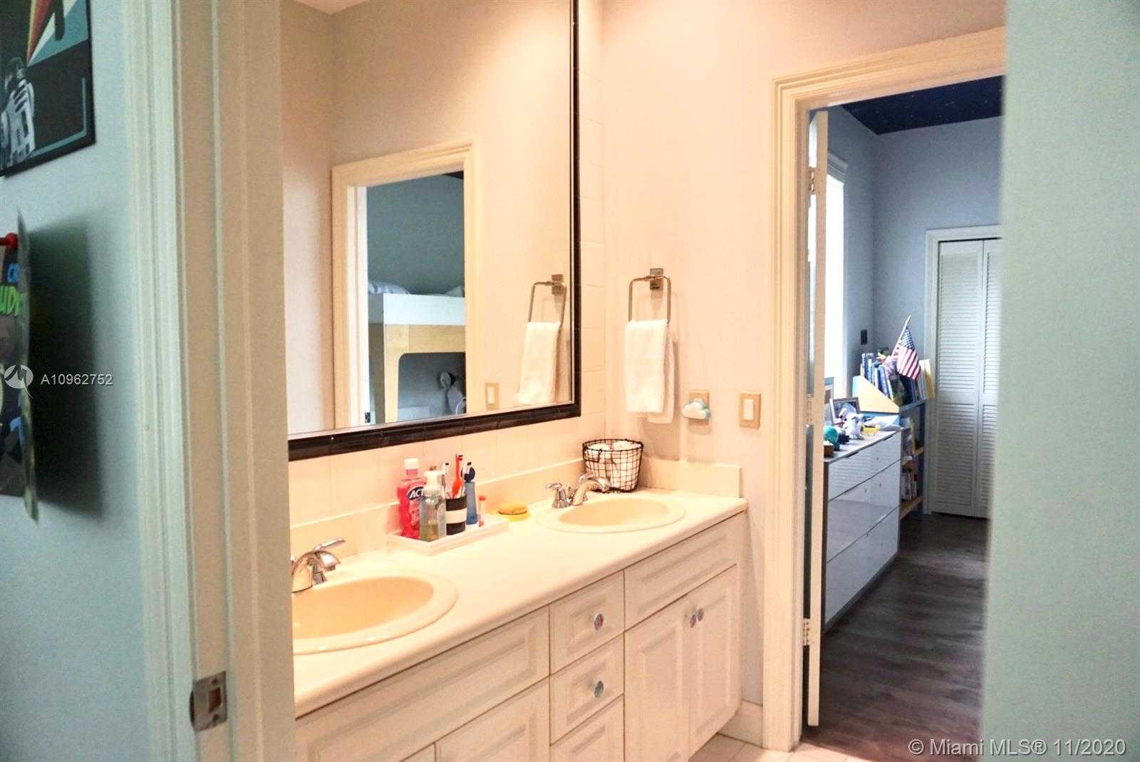 Small Image of 15551 SOUTH WEST 77TH AVE, Palmetto Bay Number 25