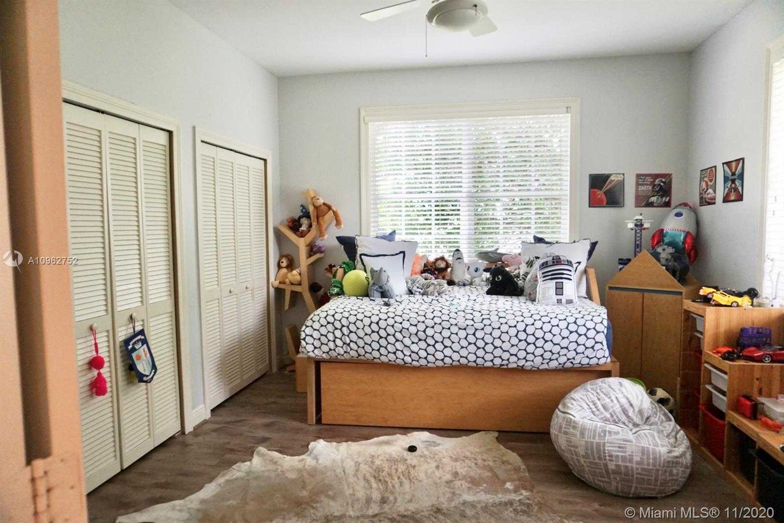 Small Image of 15551 SOUTH WEST 77TH AVE, Palmetto Bay Number 26