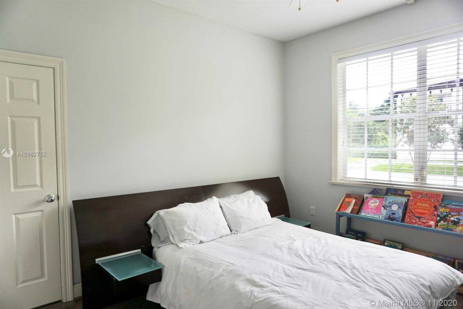 Small Image of 15551 SOUTH WEST 77TH AVE, Palmetto Bay Number 28