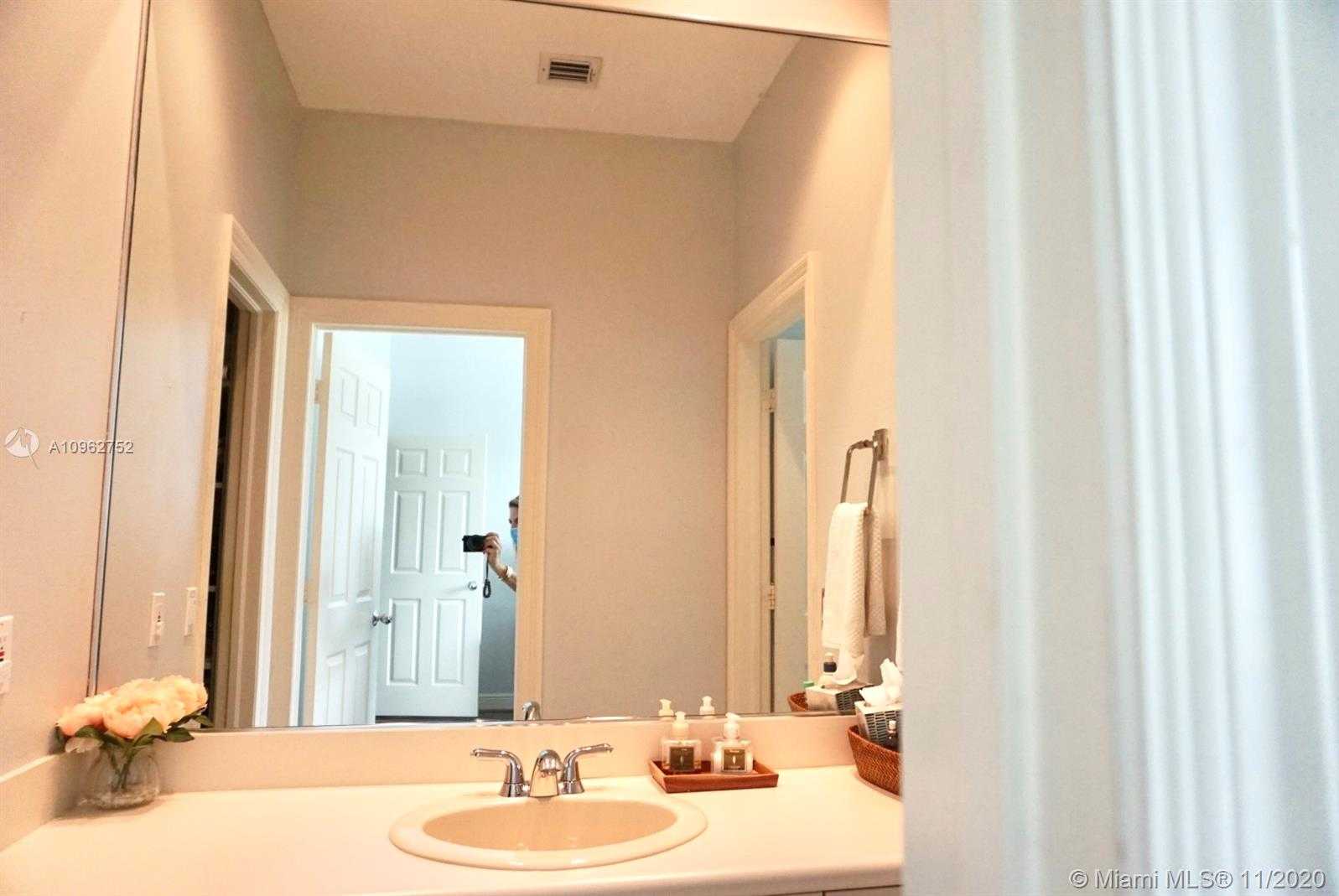 Small Image of 15551 SOUTH WEST 77TH AVE, Palmetto Bay Number 29