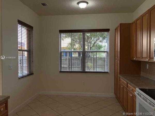 Small Image of 8861 NORTH WEST 184TH ST, Hialeah Number 10
