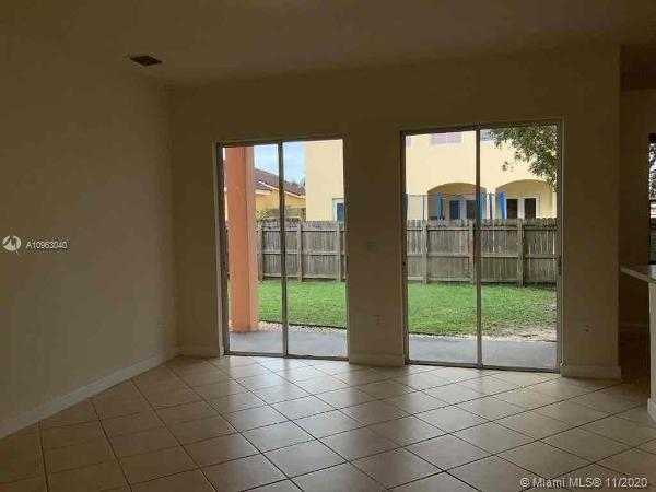 Small Image of 8861 NORTH WEST 184TH ST, Hialeah Number 16