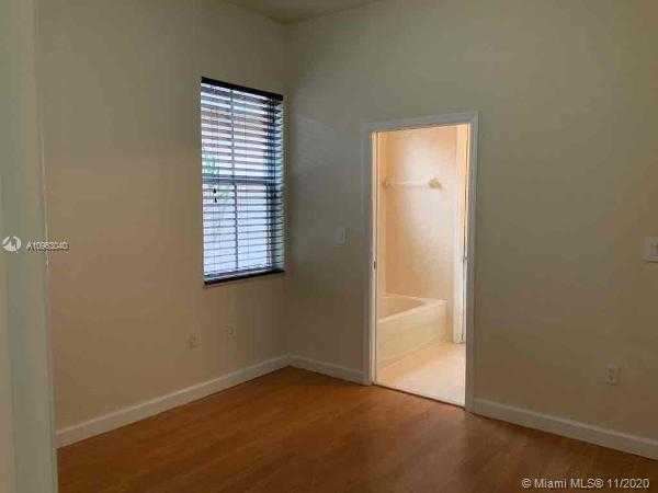 Small Image of 8861 NORTH WEST 184TH ST, Hialeah Number 19