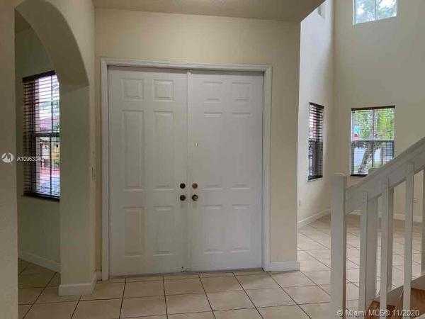 Small Image of 8861 NORTH WEST 184TH ST, Hialeah Number 2
