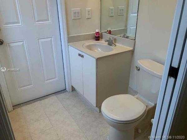 Small Image of 8861 NORTH WEST 184TH ST, Hialeah Number 22