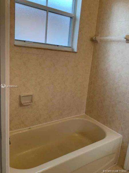 Small Image of 8861 NORTH WEST 184TH ST, Hialeah Number 24