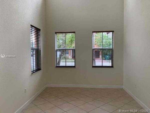Small Image of 8861 NORTH WEST 184TH ST, Hialeah Number 3