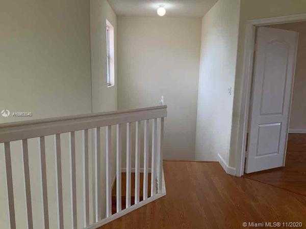 Small Image of 8861 NORTH WEST 184TH ST, Hialeah Number 30