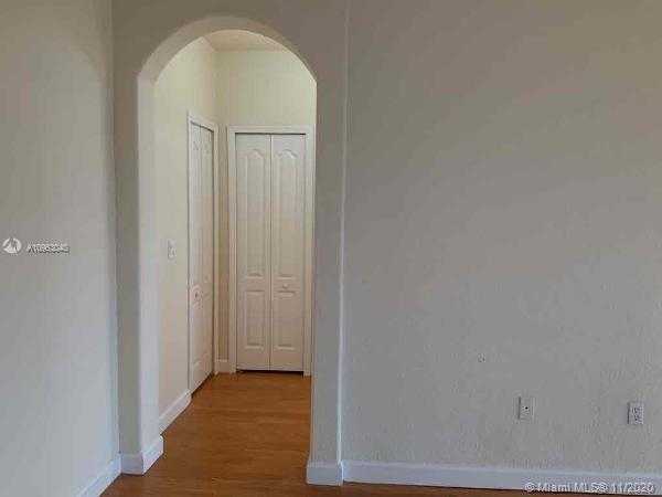 Small Image of 8861 NORTH WEST 184TH ST, Hialeah Number 36