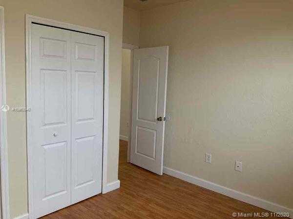 Small Image of 8861 NORTH WEST 184TH ST, Hialeah Number 47