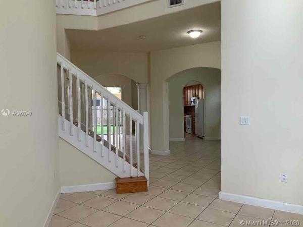 Small Image of 8861 NORTH WEST 184TH ST, Hialeah Number 5