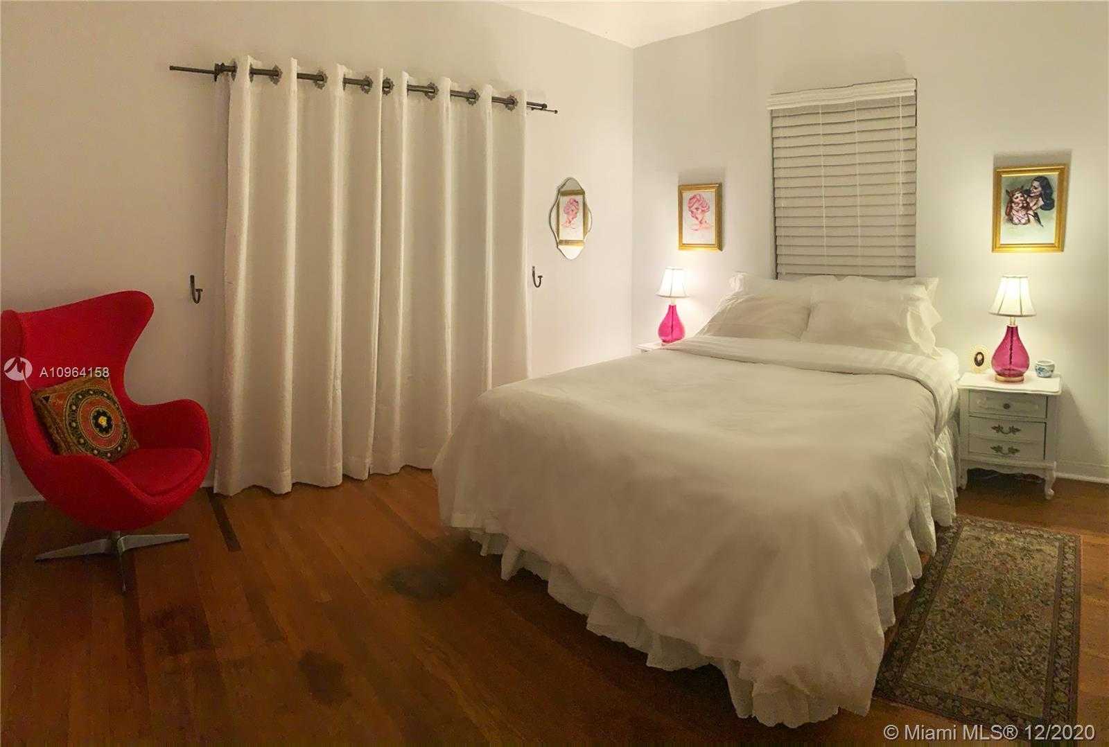 Small Image of 725 NORTH EAST 73RD ST, Miami Number 10
