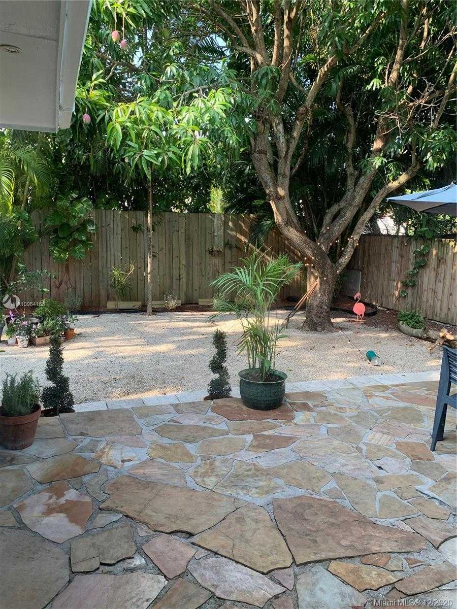 Small Image of 725 NORTH EAST 73RD ST, Miami Number 11