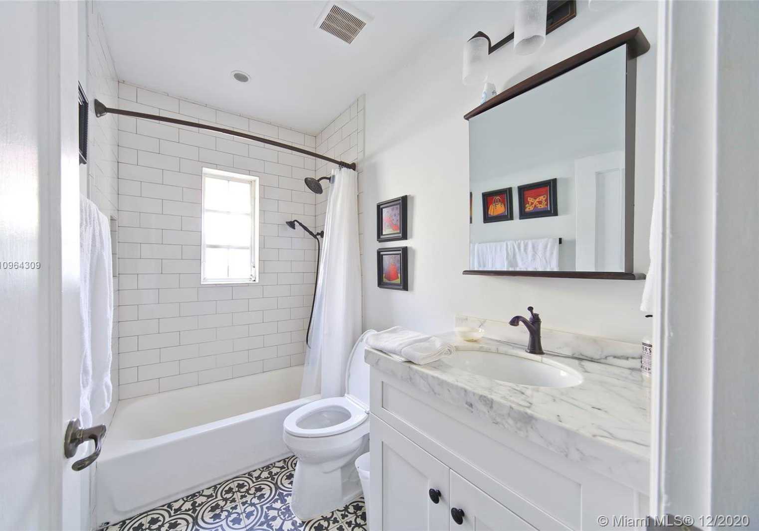 Small Image of 625 ZAMORA AVE, Coral Gables Number 14