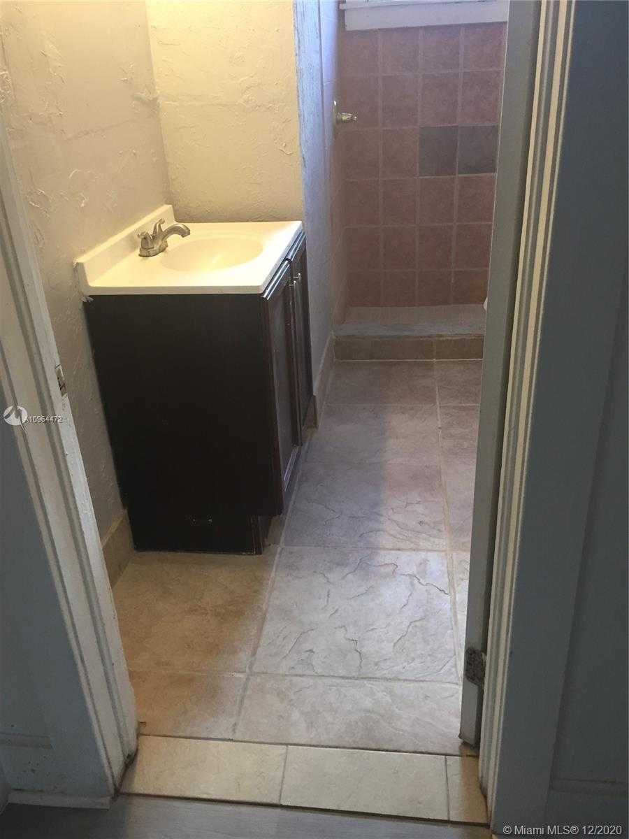 Small Image of 1849 TAYLOR ST #1849, Hollywood Number 4