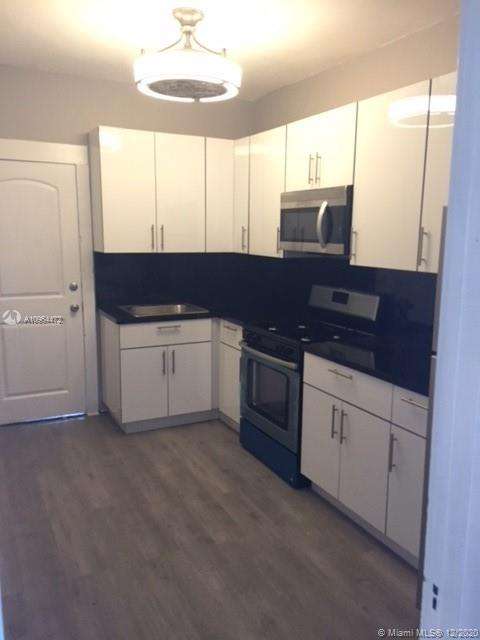 Small Image of 1849 TAYLOR ST #1849, Hollywood Number 7