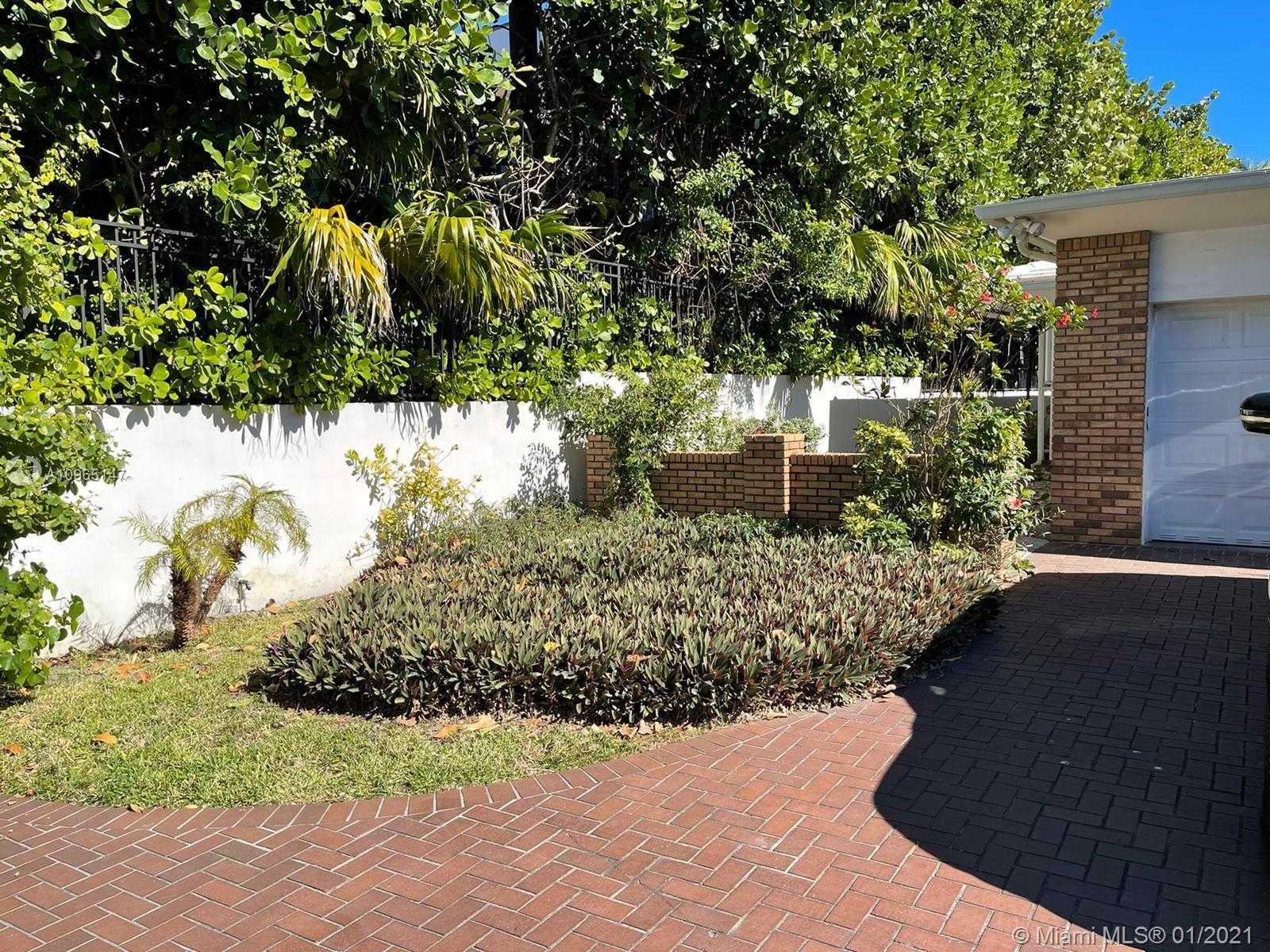 Small Image of 185 OCEAN BLVD, Golden Beach Number 15