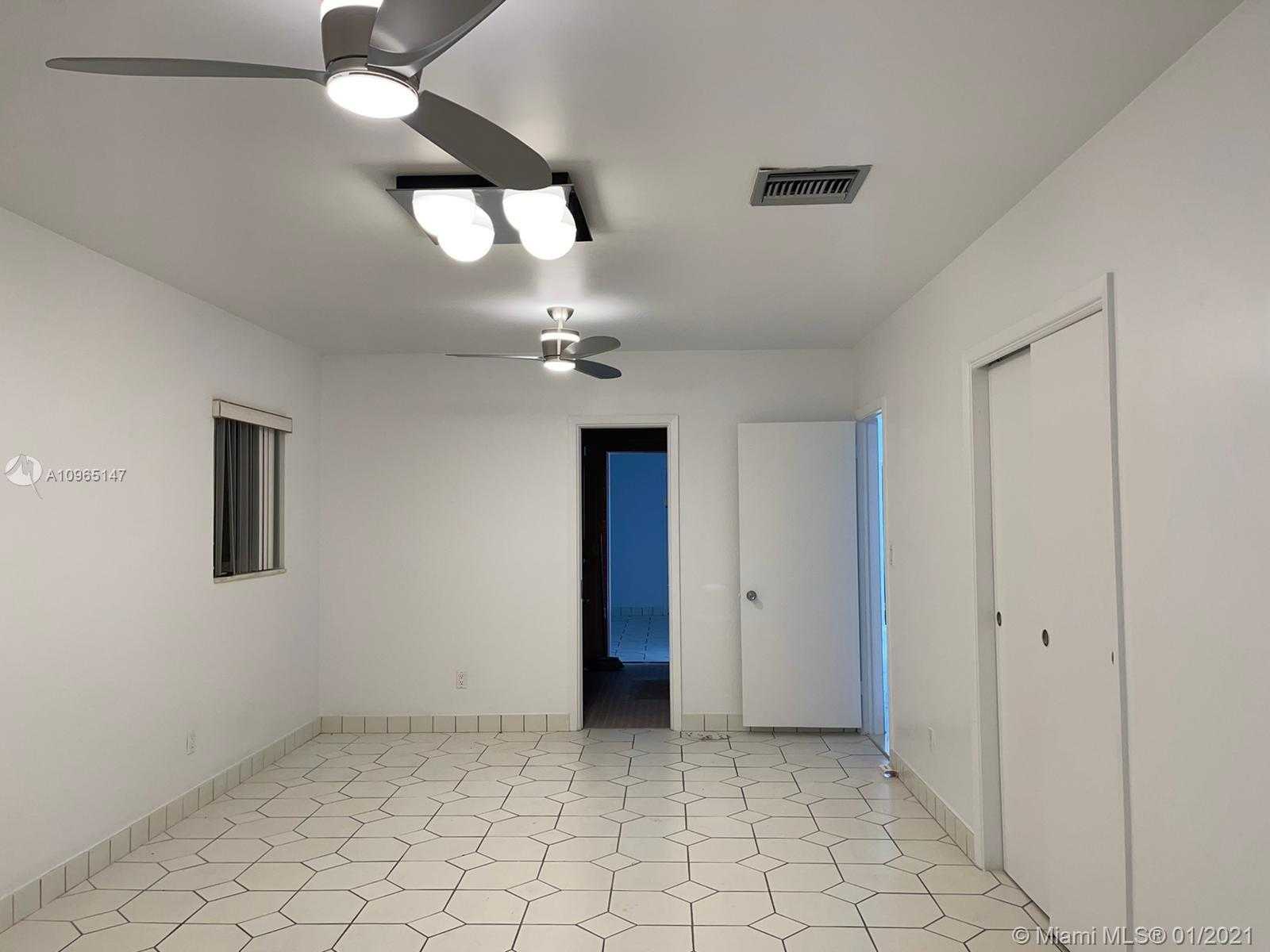 Small Image of 185 OCEAN BLVD, Golden Beach Number 24
