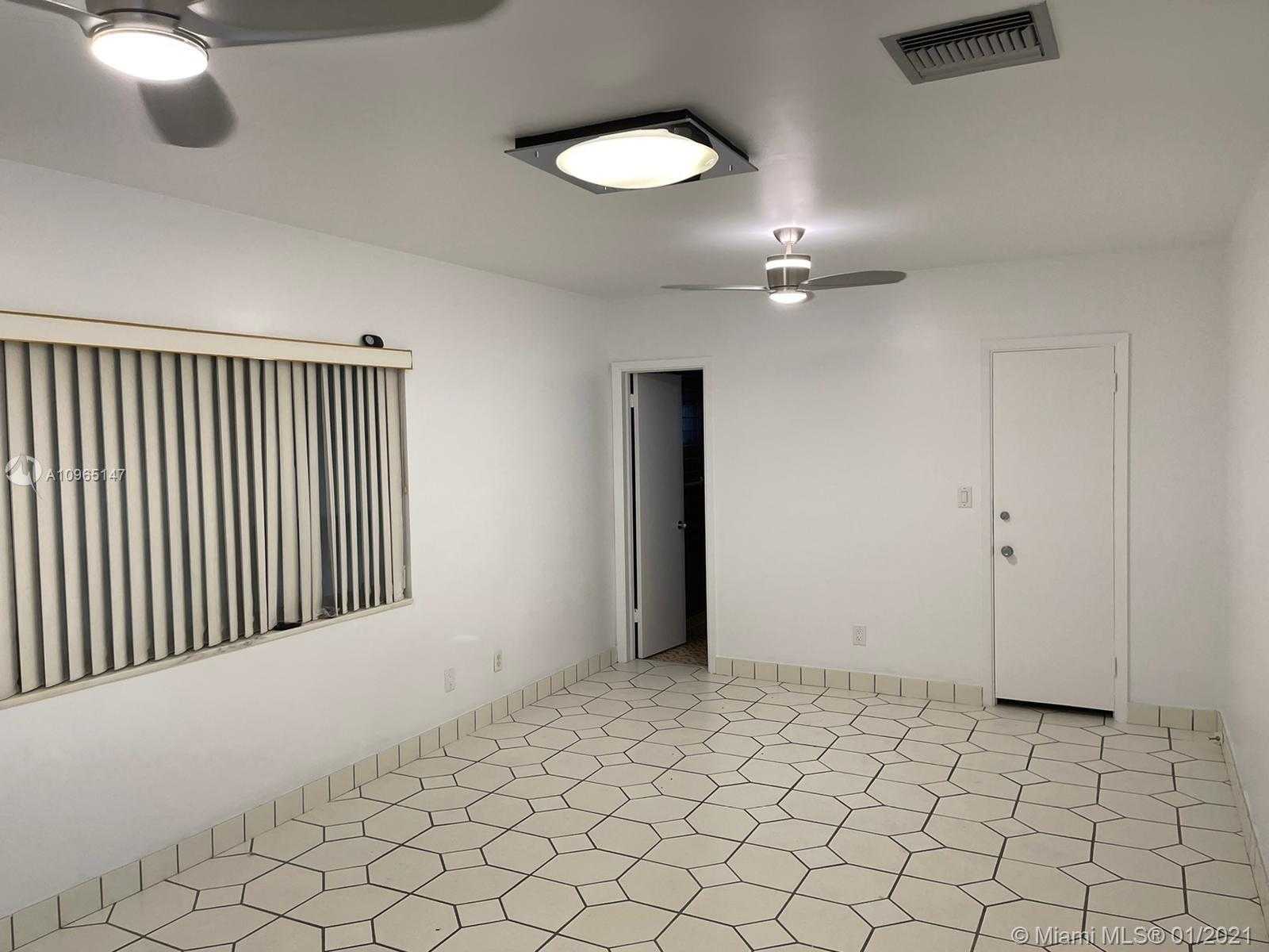 Small Image of 185 OCEAN BLVD, Golden Beach Number 25