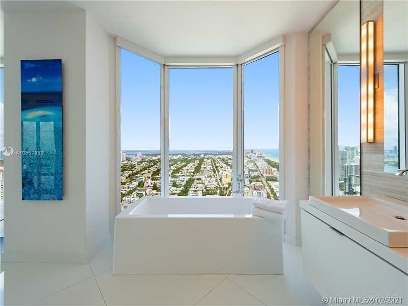 Small Image of 300 SOUTH POINTE DR #LPH2, Miami Beach Number 16