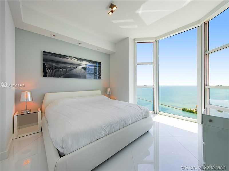Small Image of 300 SOUTH POINTE DR #LPH2, Miami Beach Number 17
