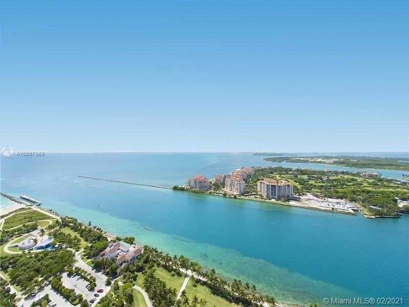 Small Image of 300 SOUTH POINTE DR #LPH2, Miami Beach Number 5