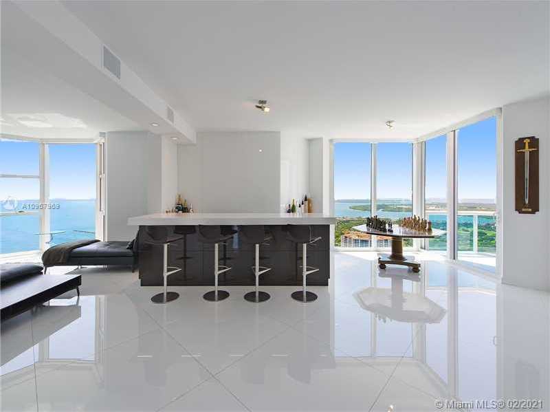 Small Image of 300 SOUTH POINTE DR #LPH2, Miami Beach Number 8