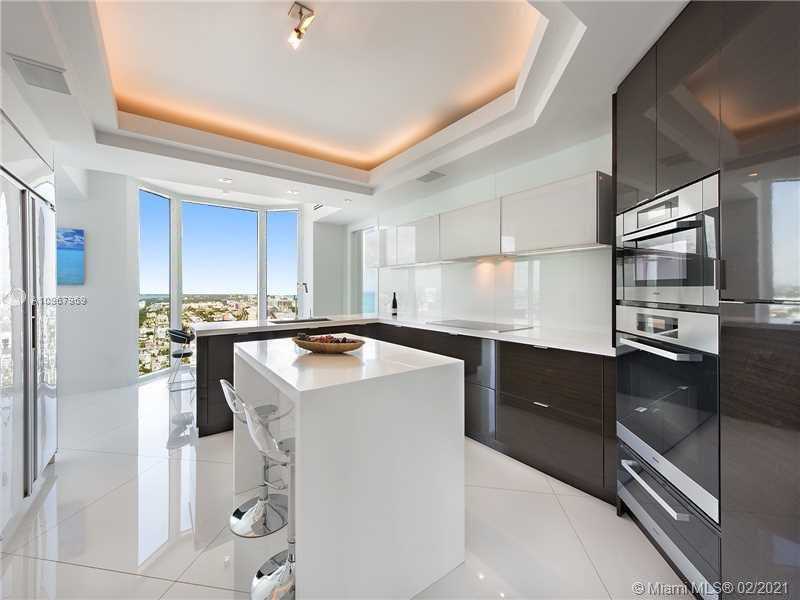 Small Image of 300 SOUTH POINTE DR #LPH2, Miami Beach Number 9