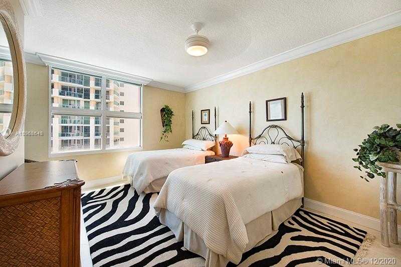 Small Image of 1500 OCEAN DR #702, Miami Beach Number 14
