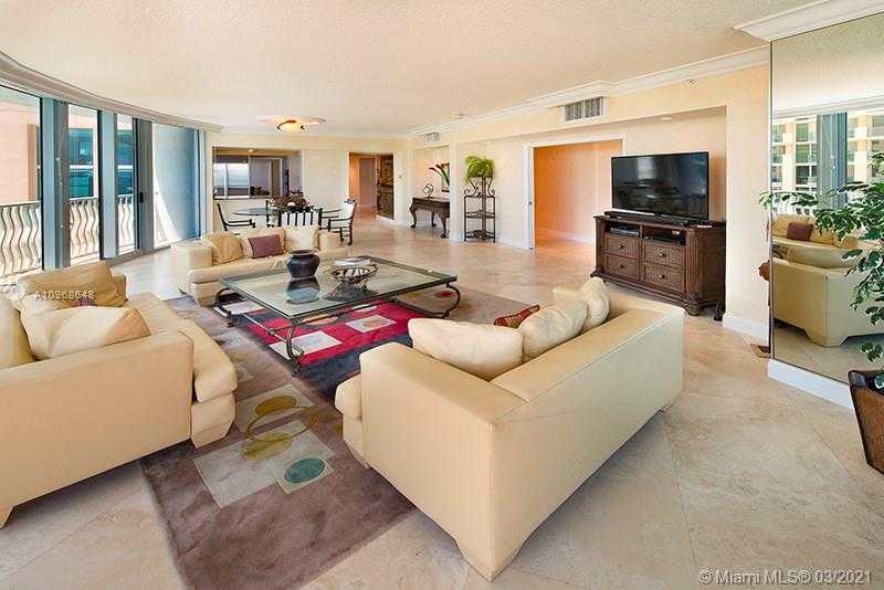 Small Image of 1500 OCEAN DR #702, Miami Beach Number 4
