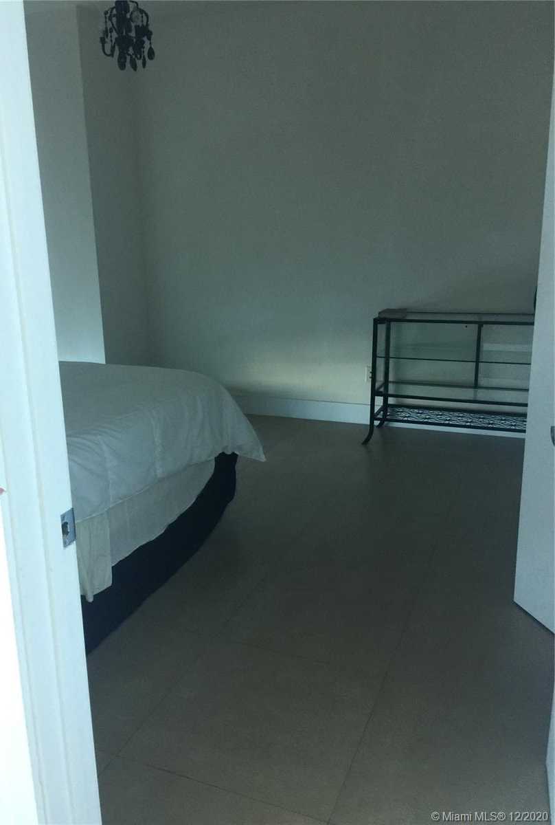 Small Image of 888 BISCAYNE BLVD #1811, Miami Number 6