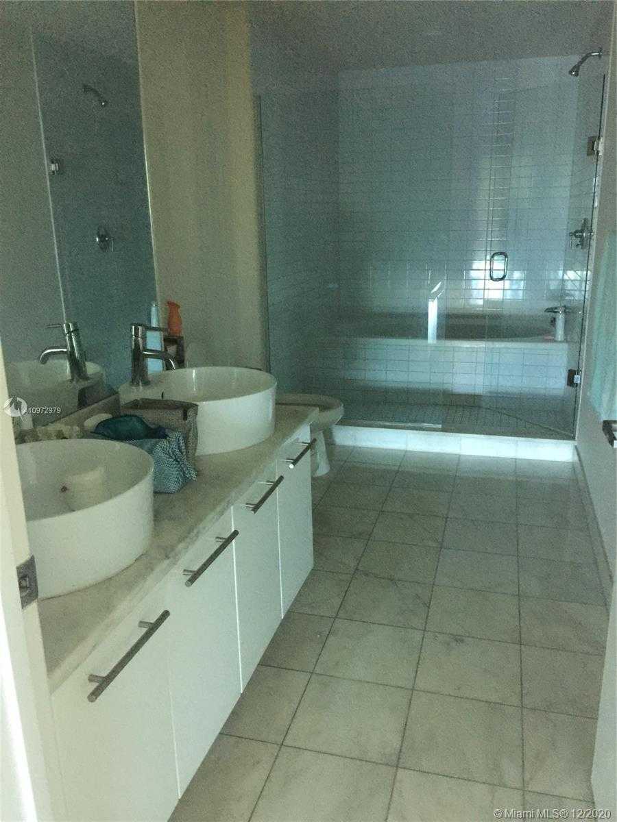 Small Image of 888 BISCAYNE BLVD #1811, Miami Number 8