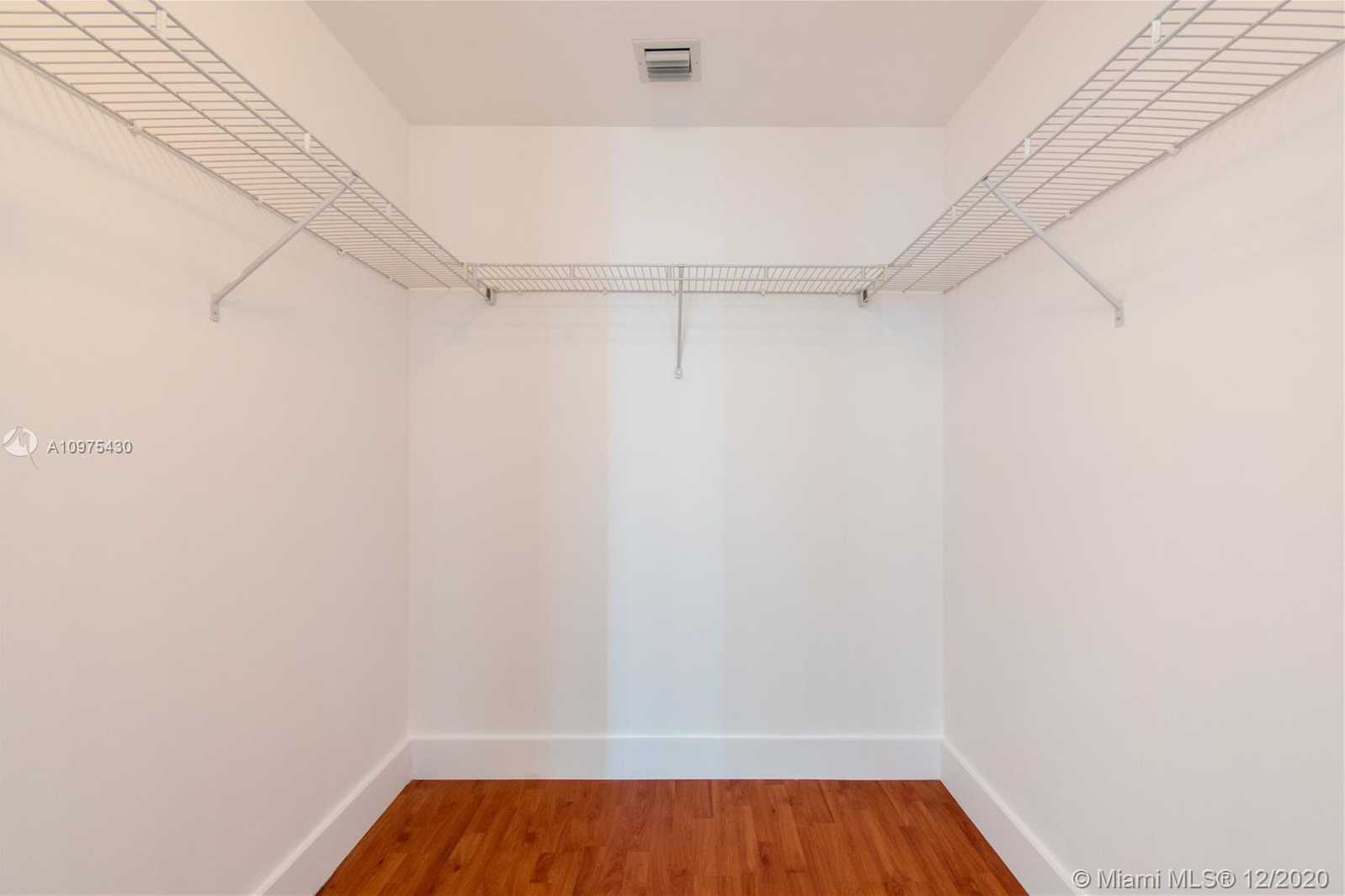 Small Image of 888 BISCAYNE BLVD #4112, Miami Number 19