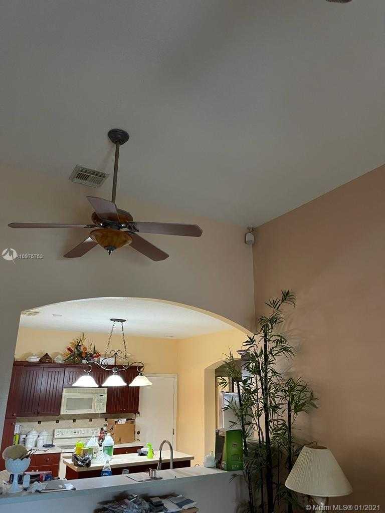 Small Image of 2714 SOUTH WEST 137TH TER #2714, Miramar Number 11
