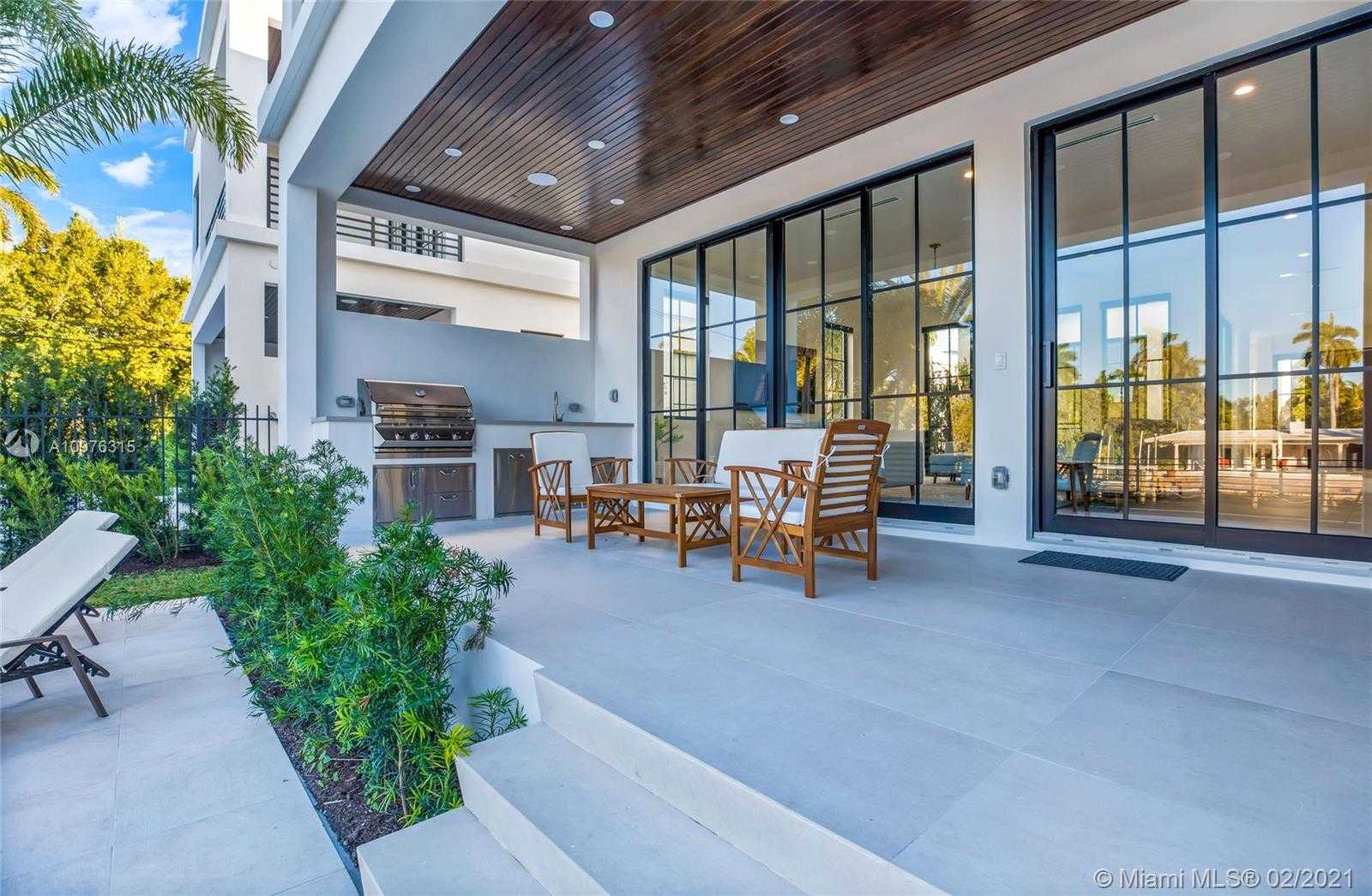 Small Image of 885 NORTH EAST 76TH ST, Miami Number 10