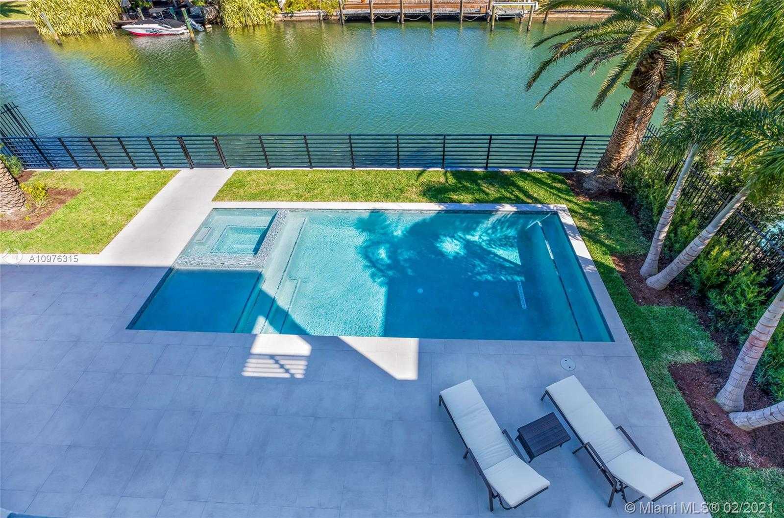Small Image of 885 NORTH EAST 76TH ST, Miami Number 16