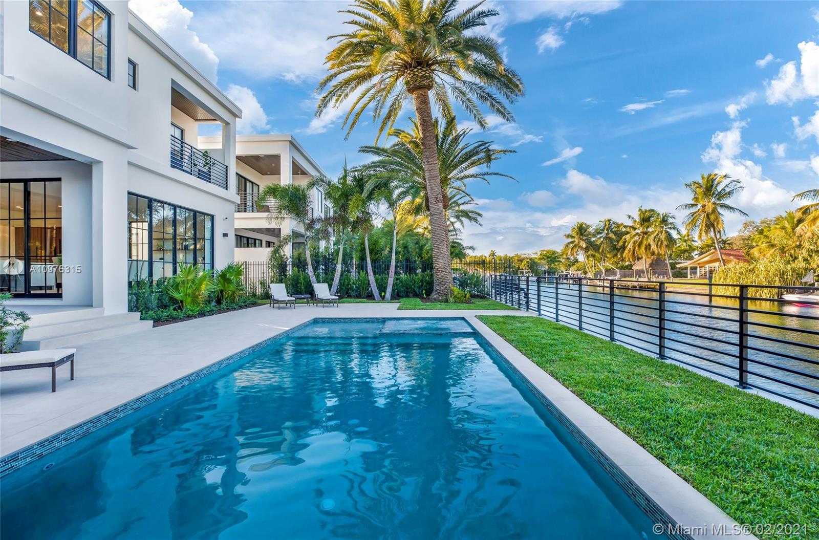 Small Image of 885 NORTH EAST 76TH ST, Miami Number 2