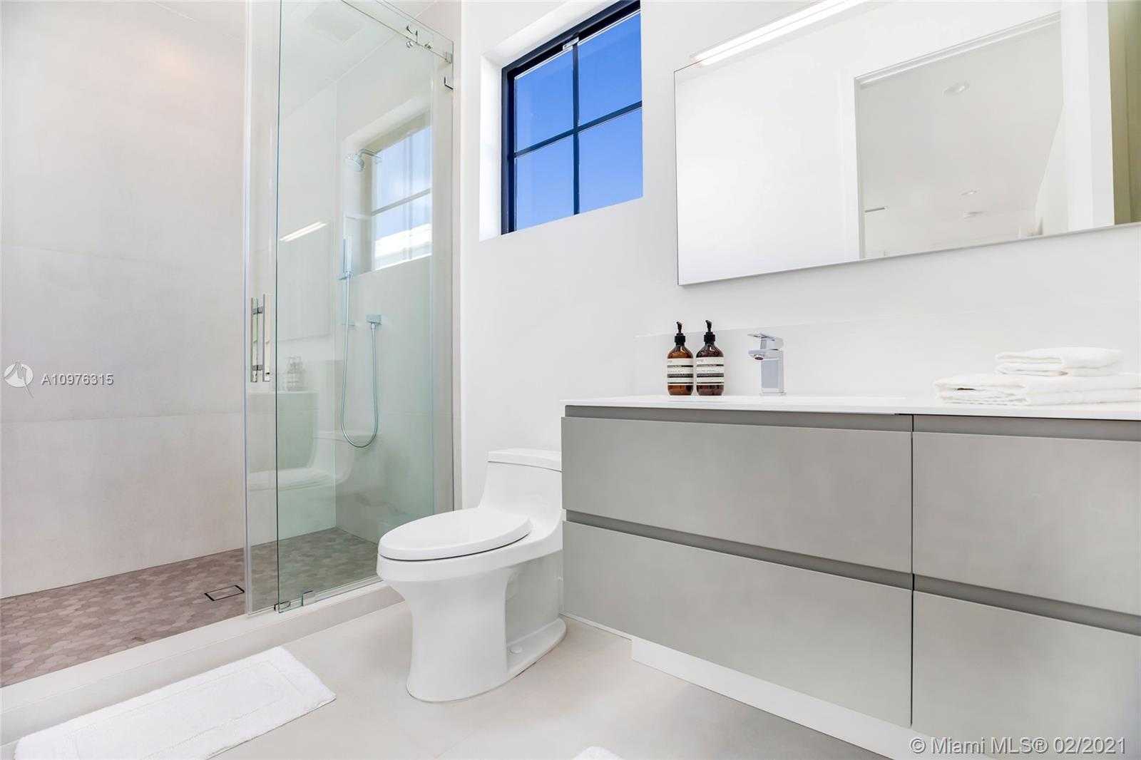 Small Image of 885 NORTH EAST 76TH ST, Miami Number 27