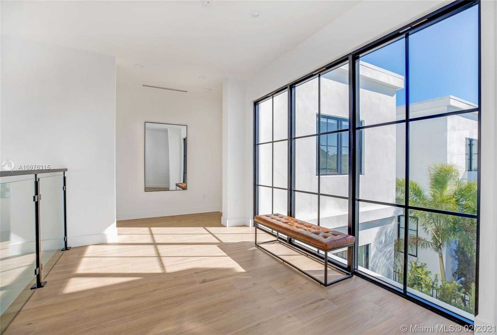 Small Image of 885 NORTH EAST 76TH ST, Miami Number 28
