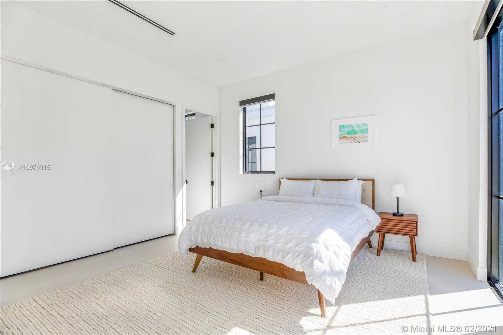 Small Image of 885 NORTH EAST 76TH ST, Miami Number 40