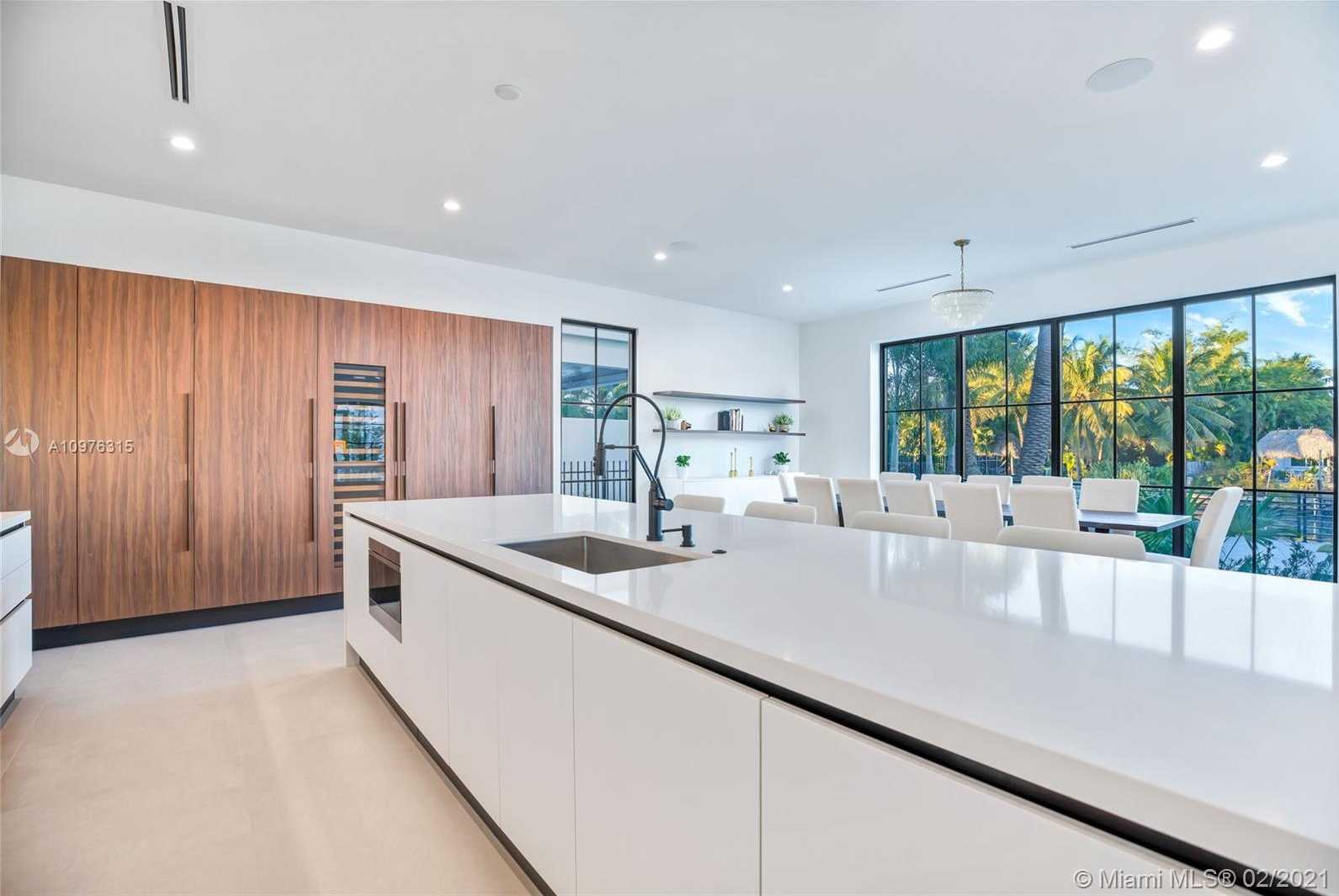 Small Image of 885 NORTH EAST 76TH ST, Miami Number 52