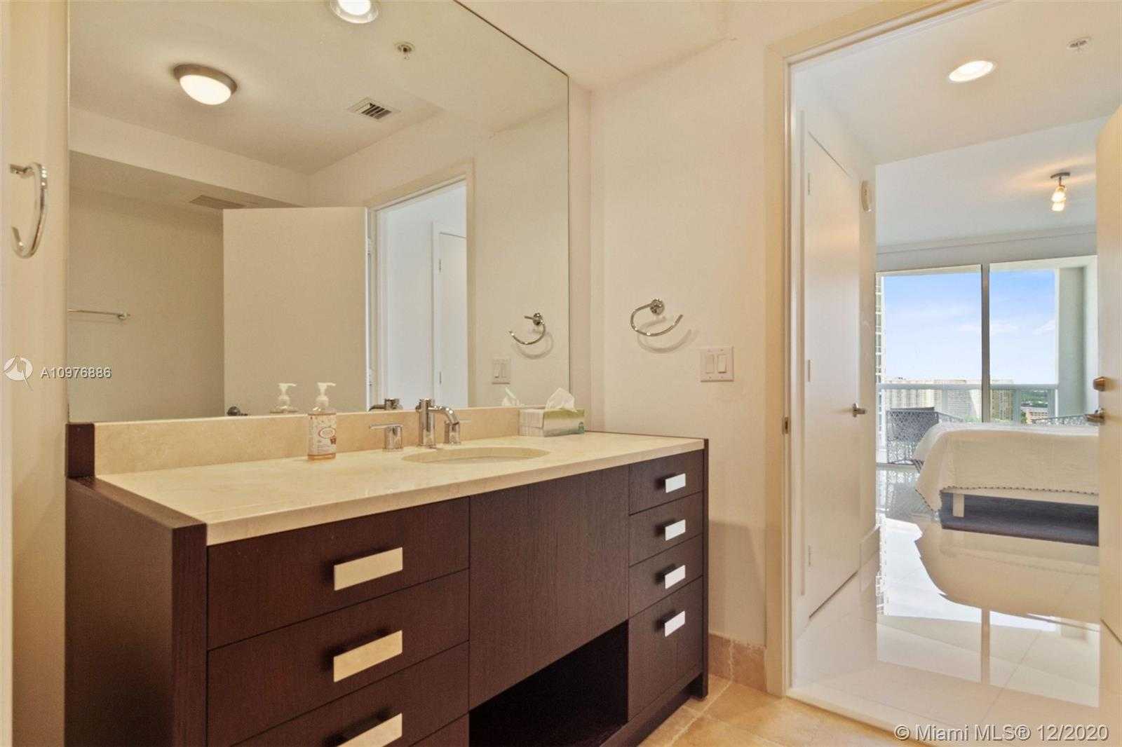 Small Image of Trump Royale, 18201 Collins Ave, Sunny Isles Beach, FL 33160, USA Number 13