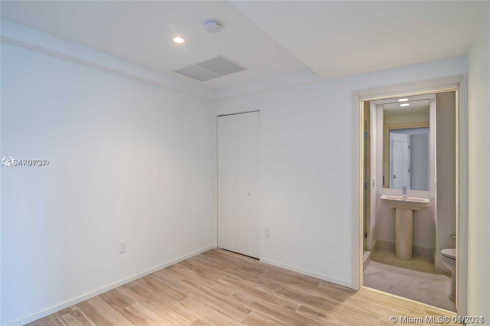 Small Image of 801 SOUTH MIAMI AVE #4003, Miami Number 8