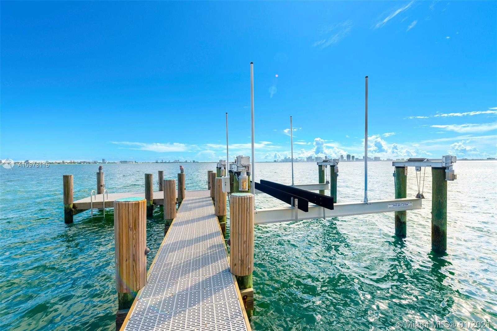 Small Image of 1580 SOUTH TREASURE DR, North Bay Village Number 10