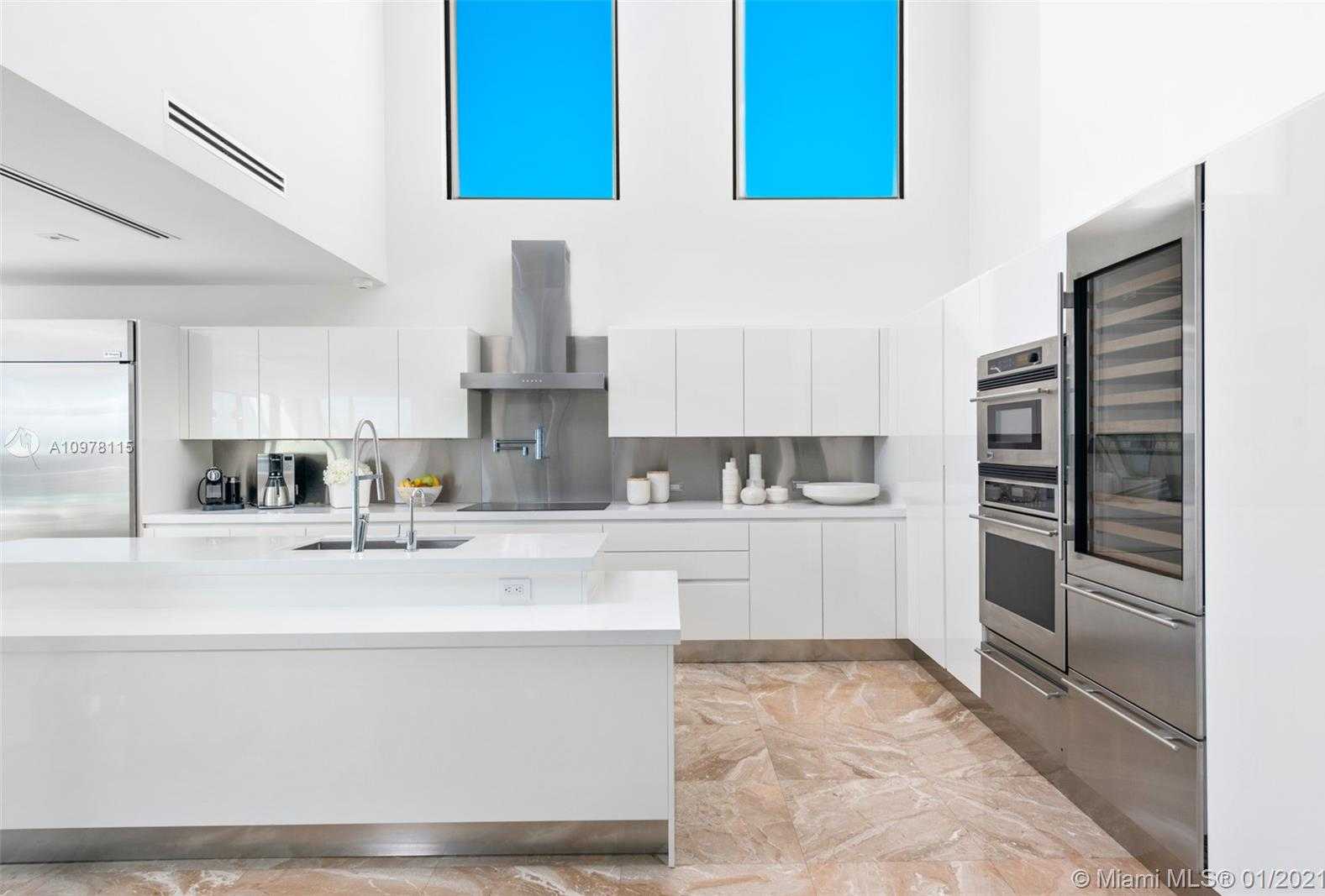 Small Image of 1580 SOUTH TREASURE DR, North Bay Village Number 12