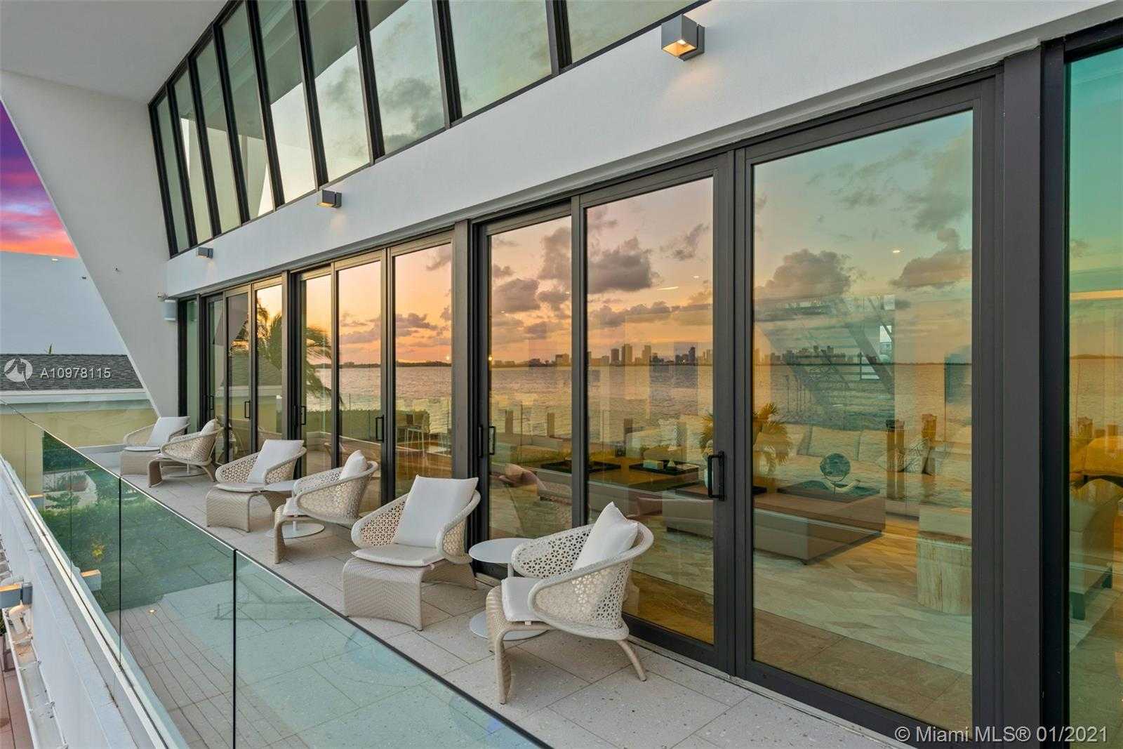 Small Image of 1580 SOUTH TREASURE DR, North Bay Village Number 2