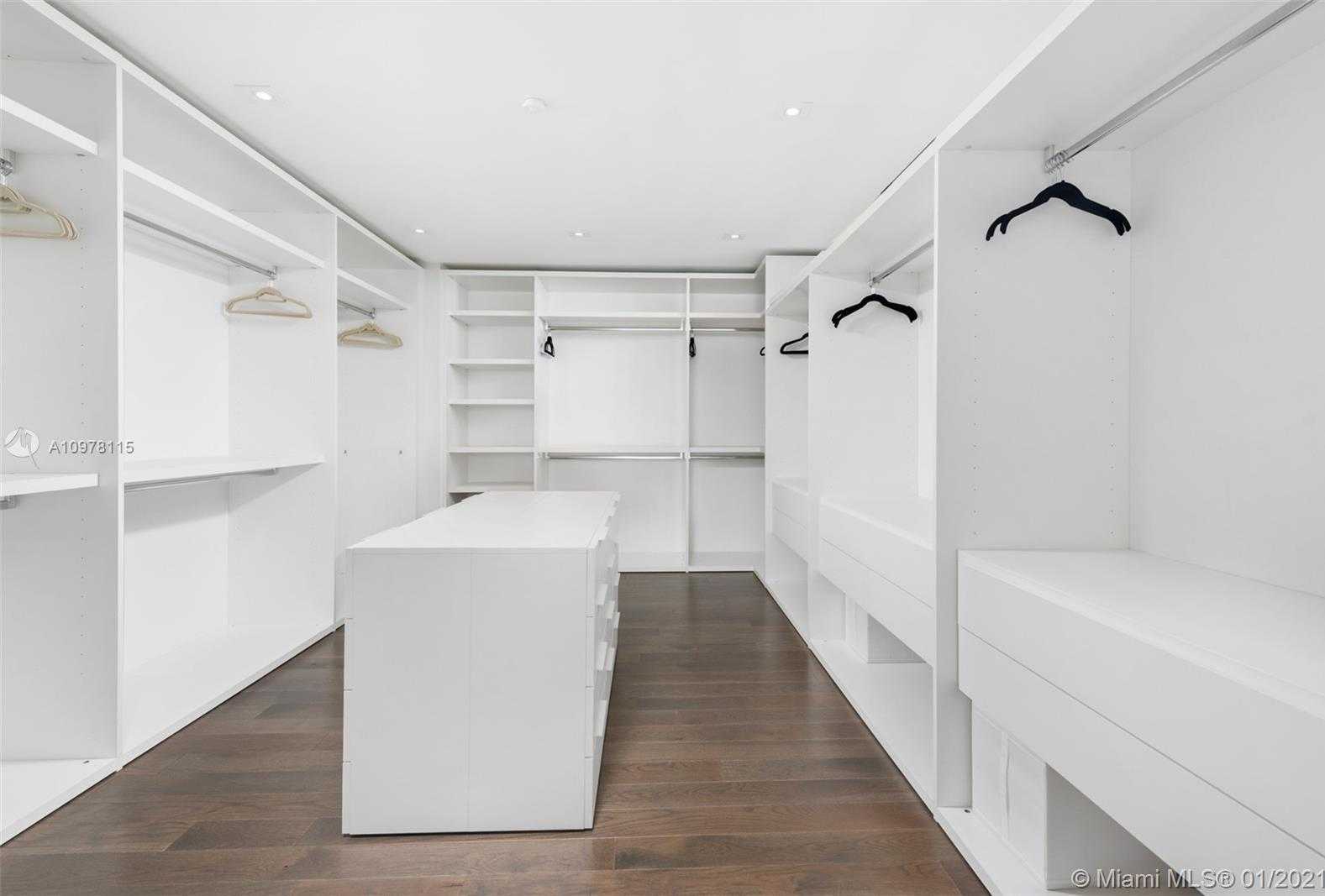 Small Image of 1580 SOUTH TREASURE DR, North Bay Village Number 20
