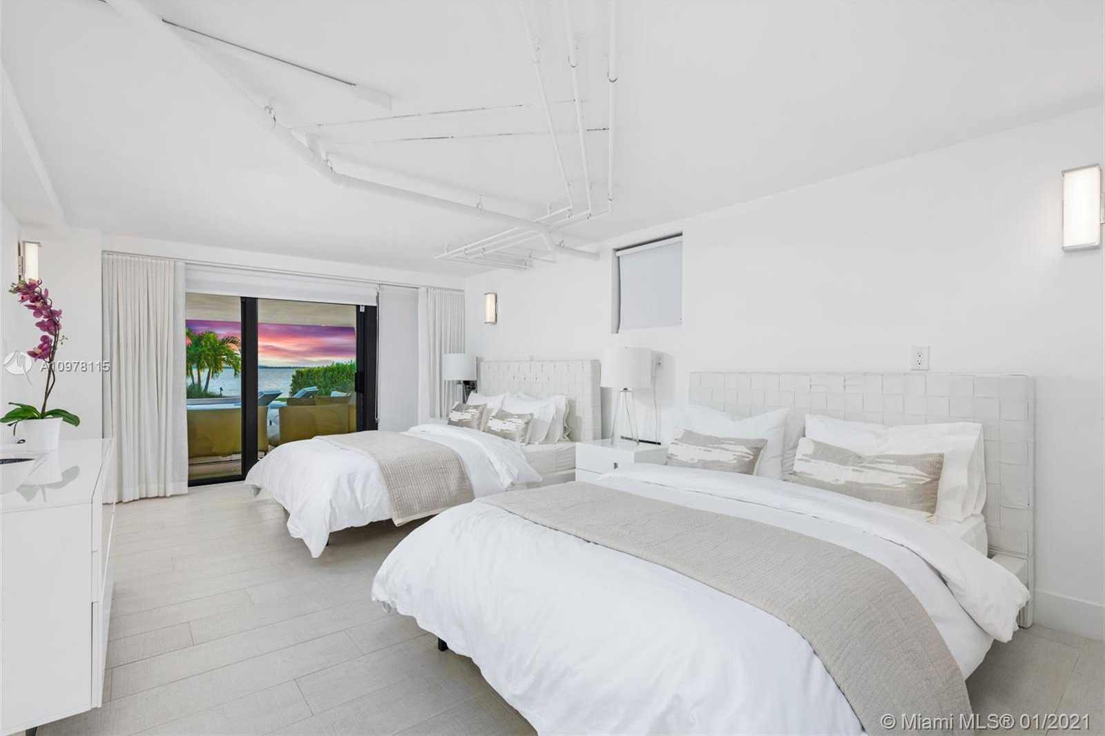 Small Image of 1580 SOUTH TREASURE DR, North Bay Village Number 28