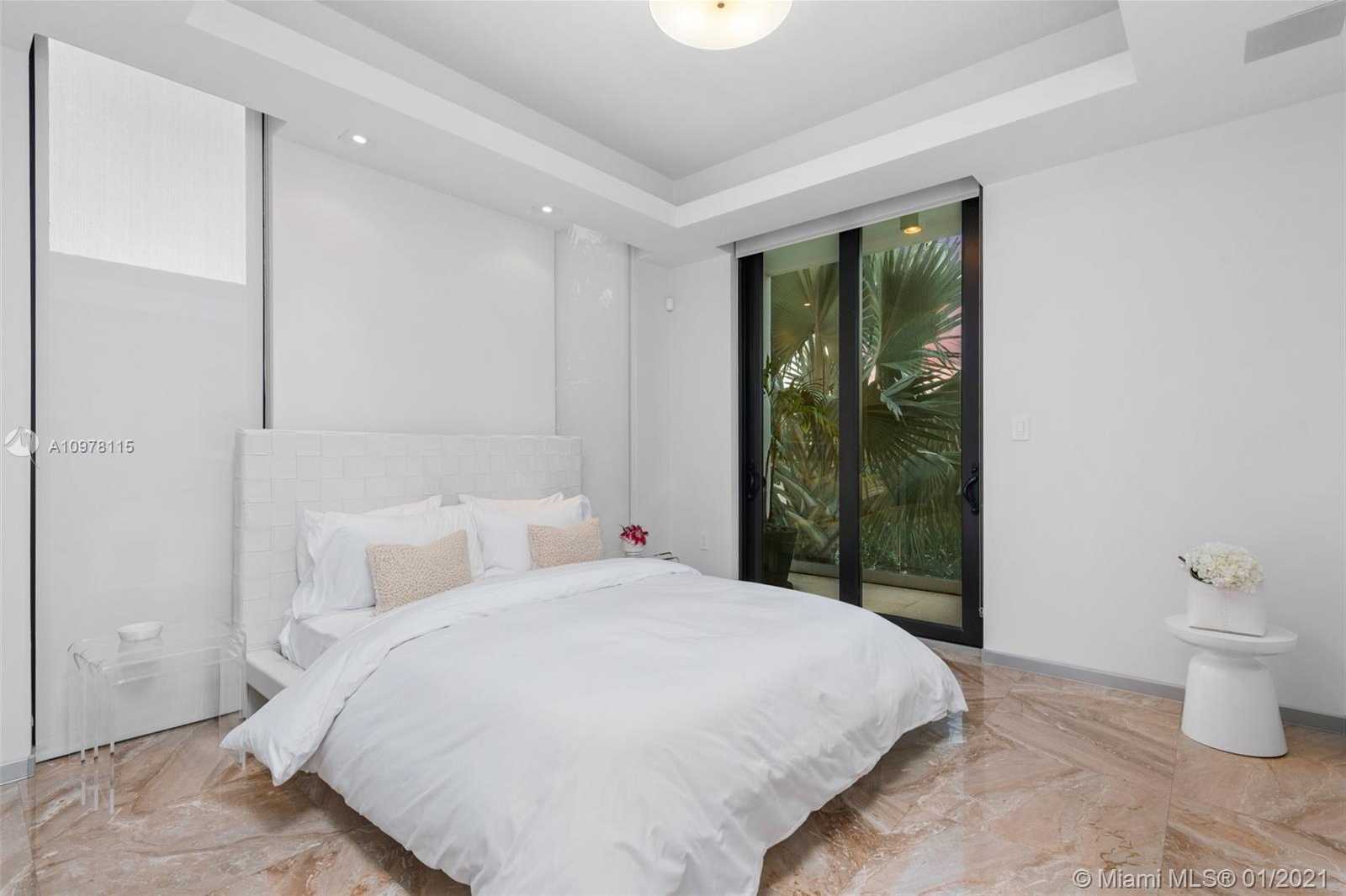 Small Image of 1580 SOUTH TREASURE DR, North Bay Village Number 29