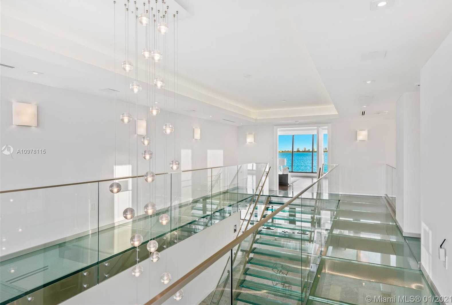 Small Image of 1580 SOUTH TREASURE DR, North Bay Village Number 30